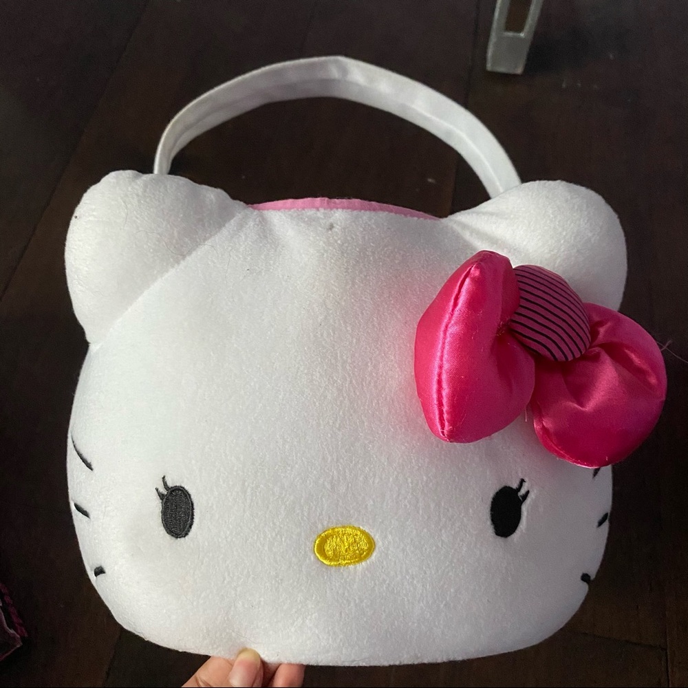 Hello kitty Easter basket